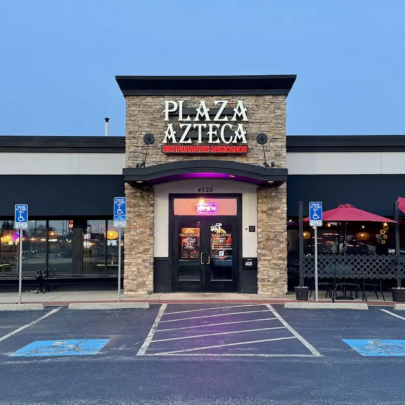 Plaza Azteca Canfield