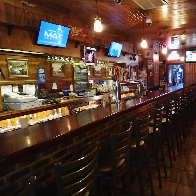 Hink's Bar & Grill