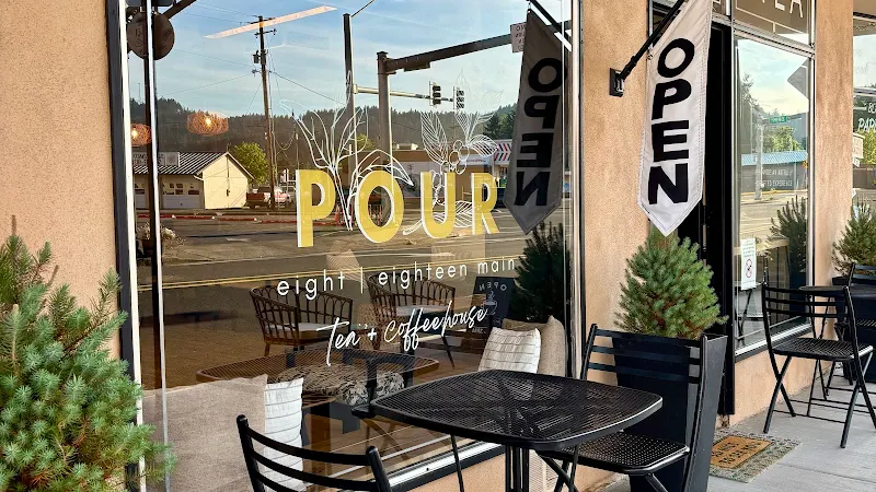 POUR 818 | tea + coffeehouse