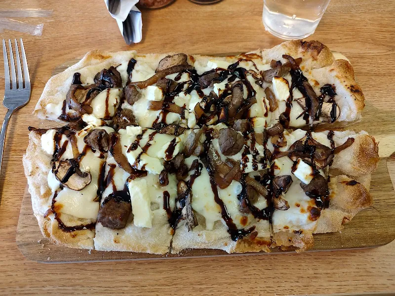 J. Elliot’s Bistro & Dessertery