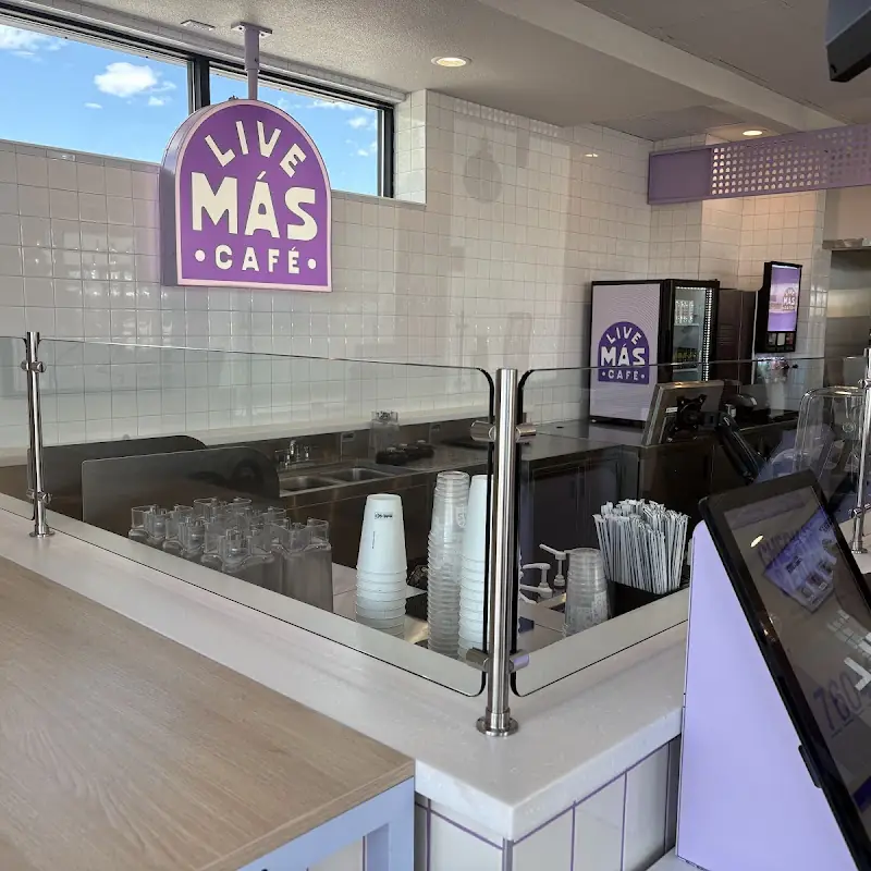 Taco Bell - Live Más Café