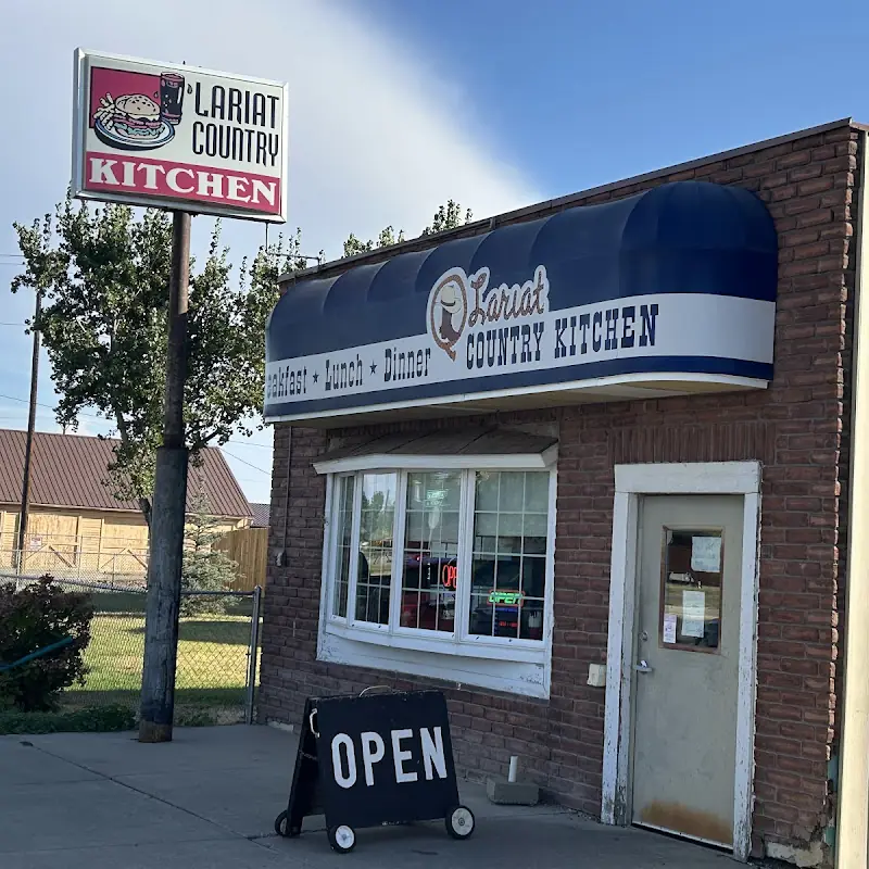 LARIAT COUNTRY KITCHEN