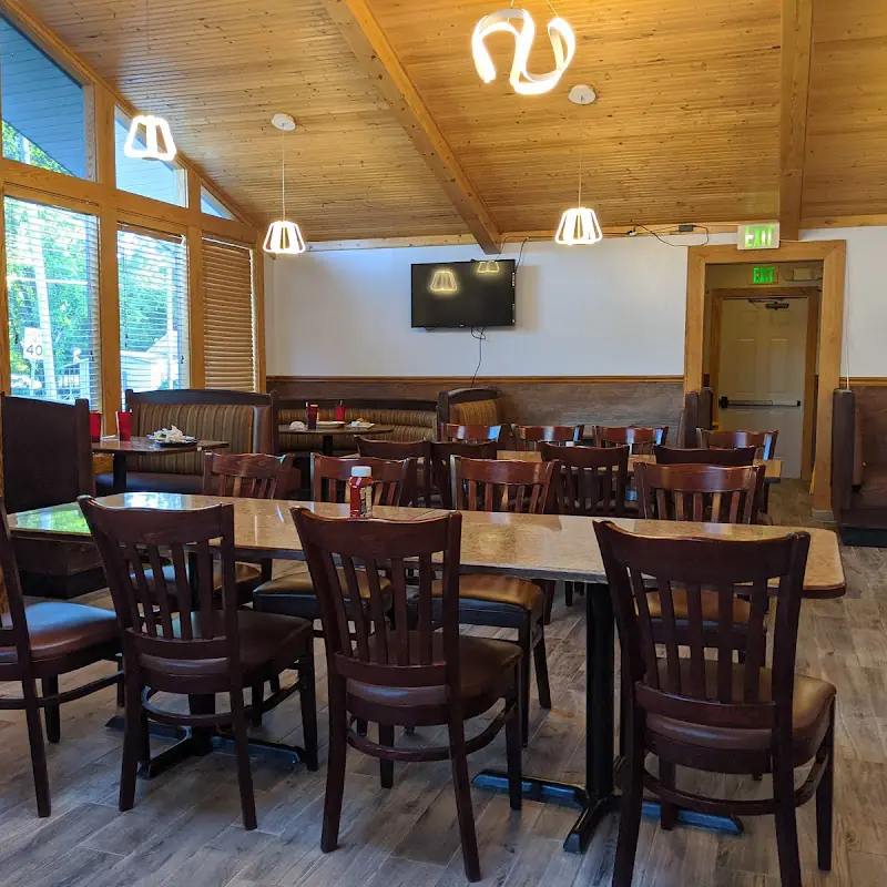 Benjamin's Family Dining