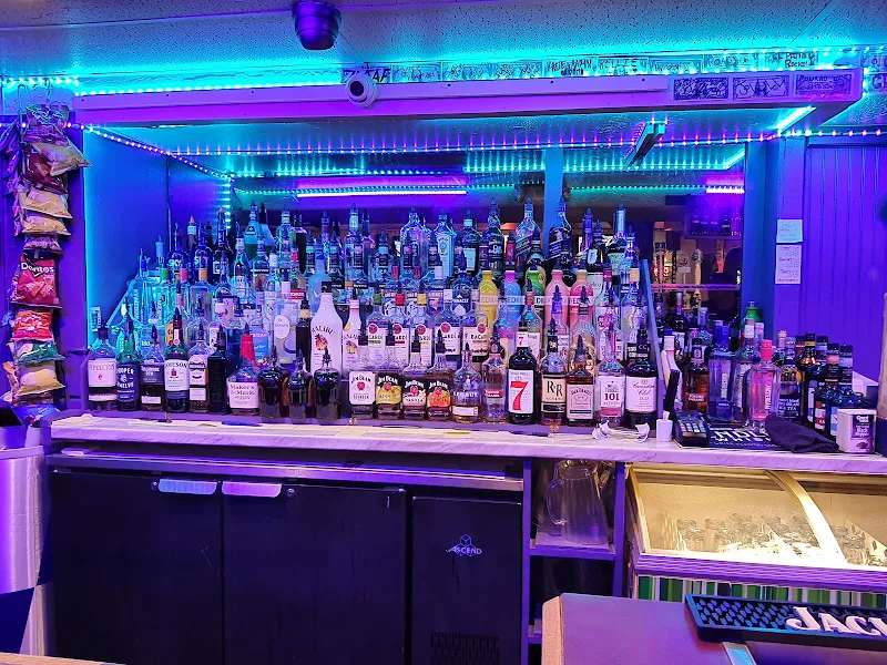 El Patio Bar & Grill