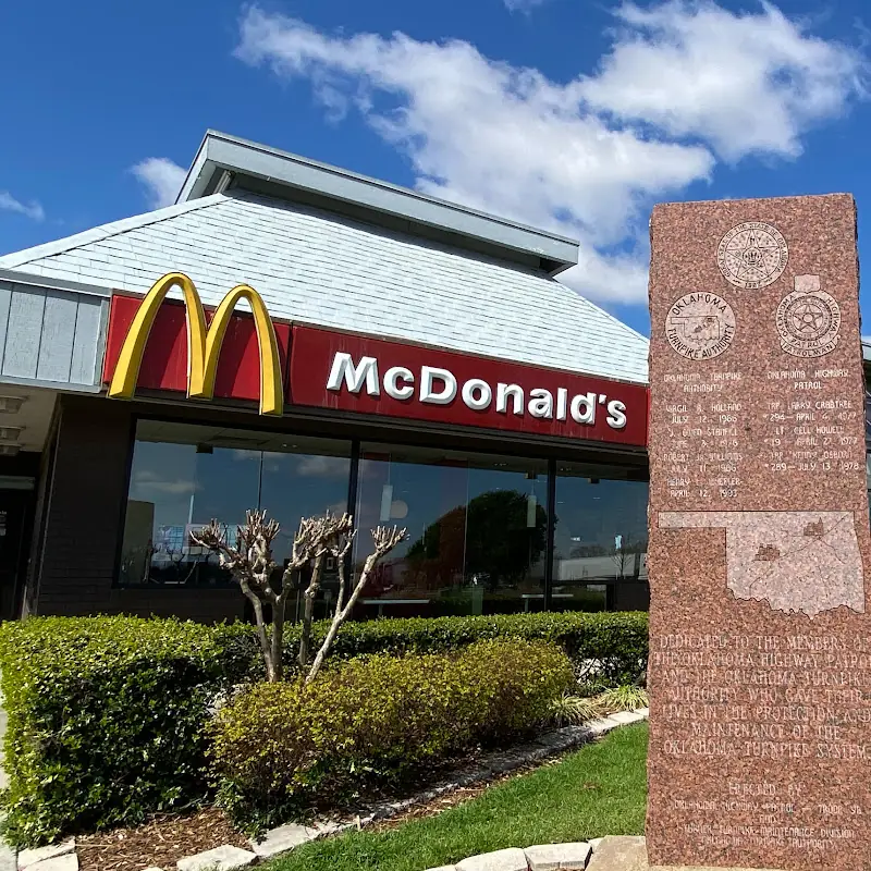 Medium Frozen Fanta® Blue Raspberry