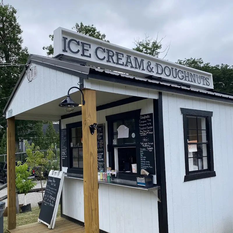 Winni Lick Ice Cream & Doughnuts