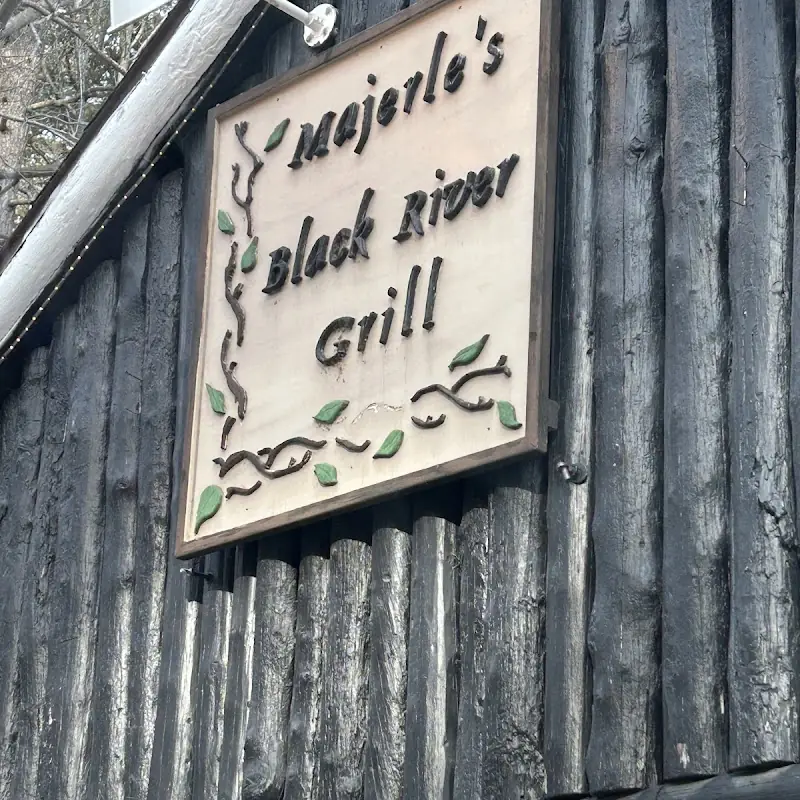 Majerle's Black River Grill