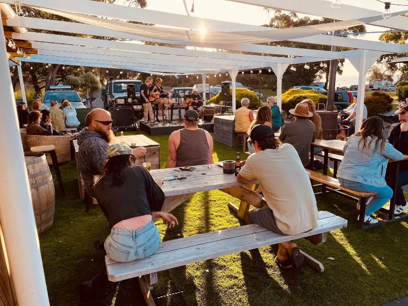 Iluka Tavern