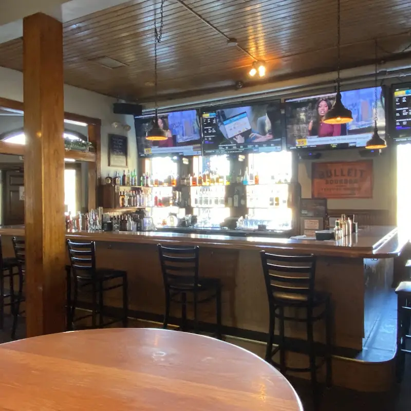 Sal's Pub and Grill