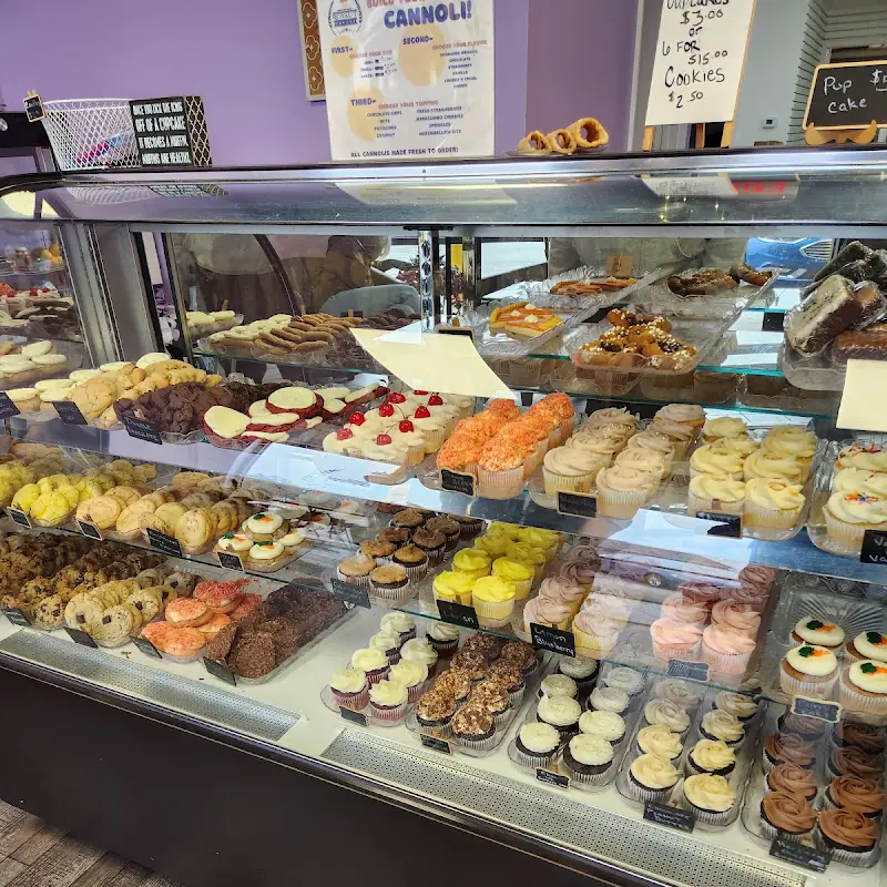 Royal-T Cakery