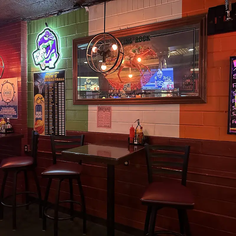Hooks Pub & Grill