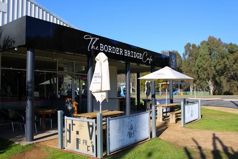 The border bridge café