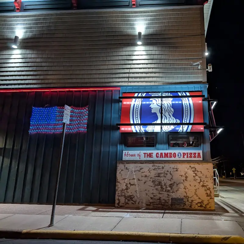 Cameo Pizza