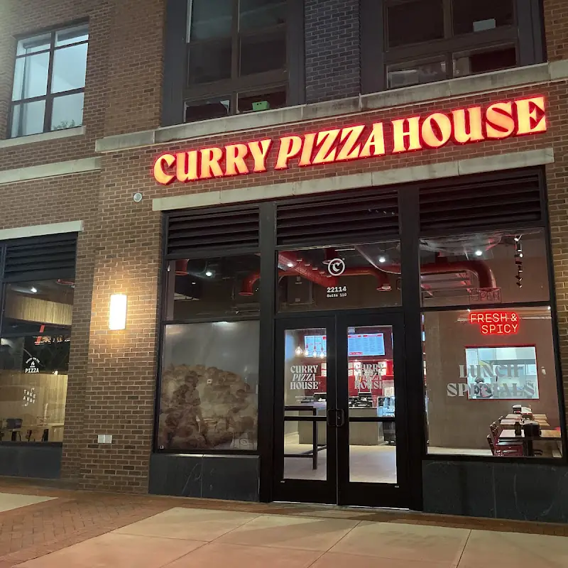 GARLIC CHICKEN SUPREME PIZZA
