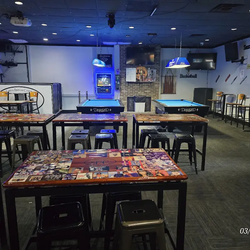JJ's Bar & Grill