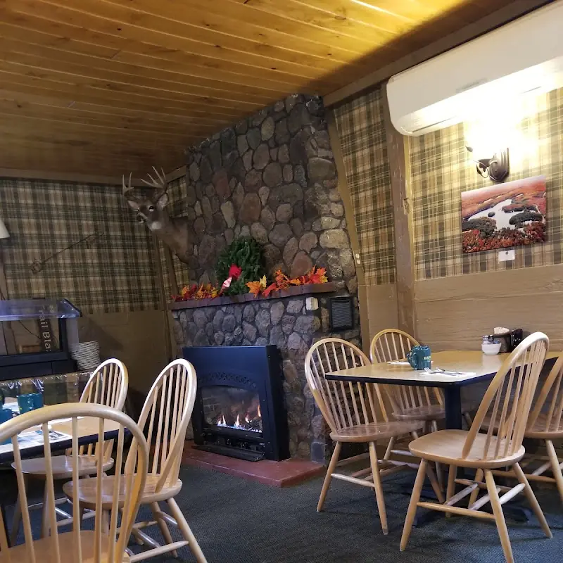 SeaSonS Adirondack Café