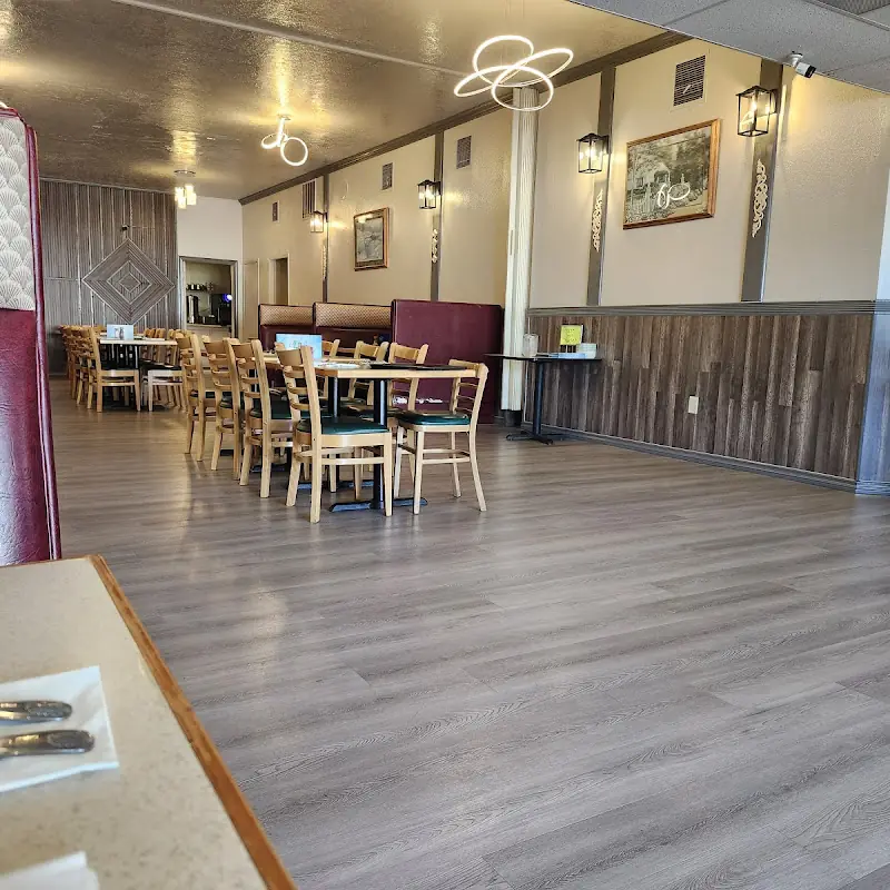 Red Apple | Restaurant & Lounge