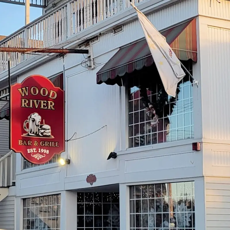 Wood River Bar & Grill