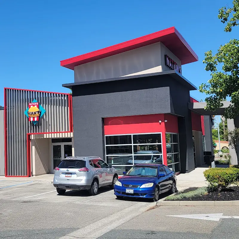 Nation's Giant Hamburgers & Great Pies