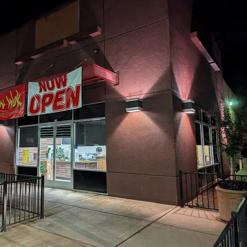 Iron Wok Chinese Cuisine