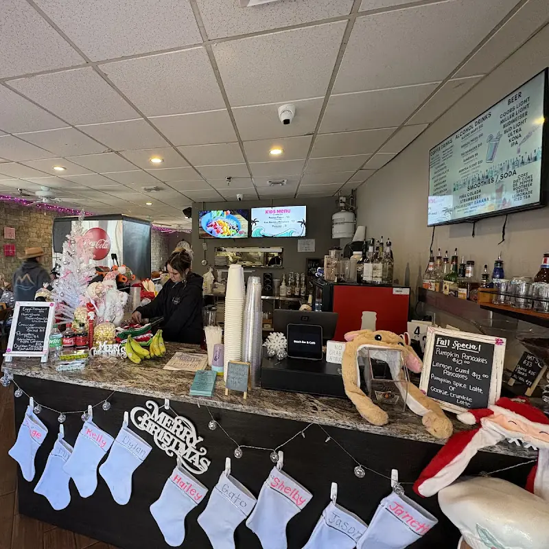 Roxy’s Beach Bar & Cafe