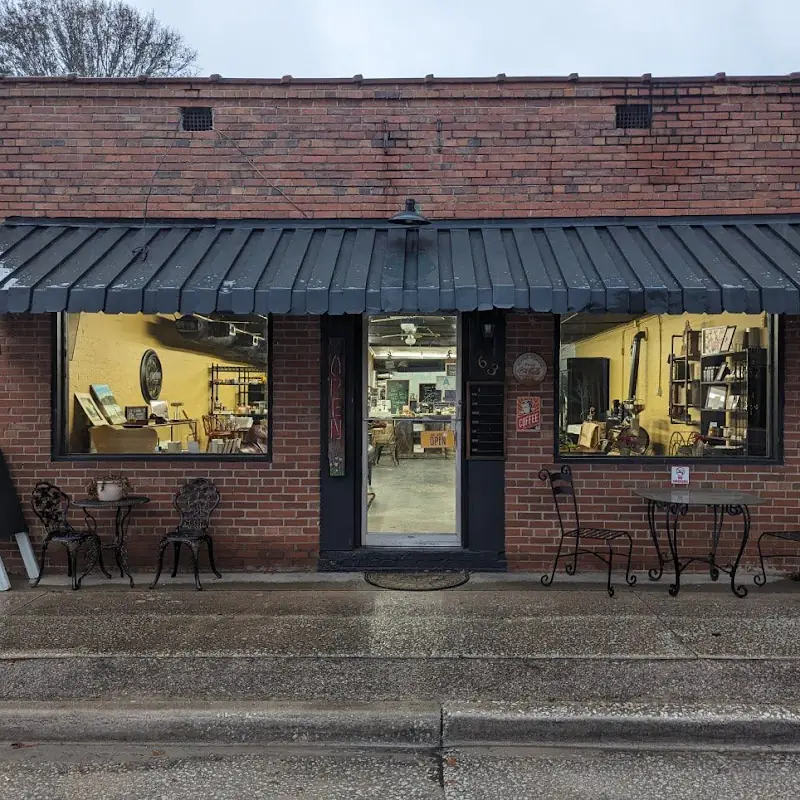 Mad Hooter Coffeehouse & Cafe