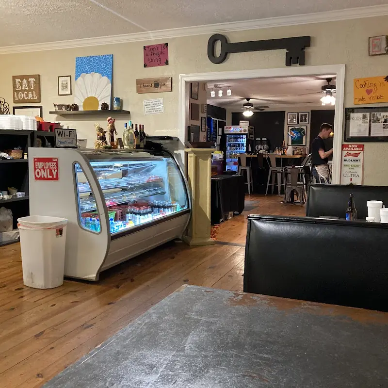 Holly Jo's Creekside Grill