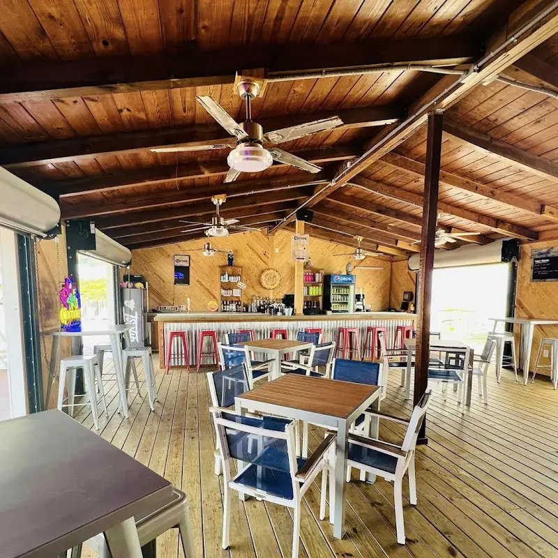 Molly's Beachside Bar & Grill