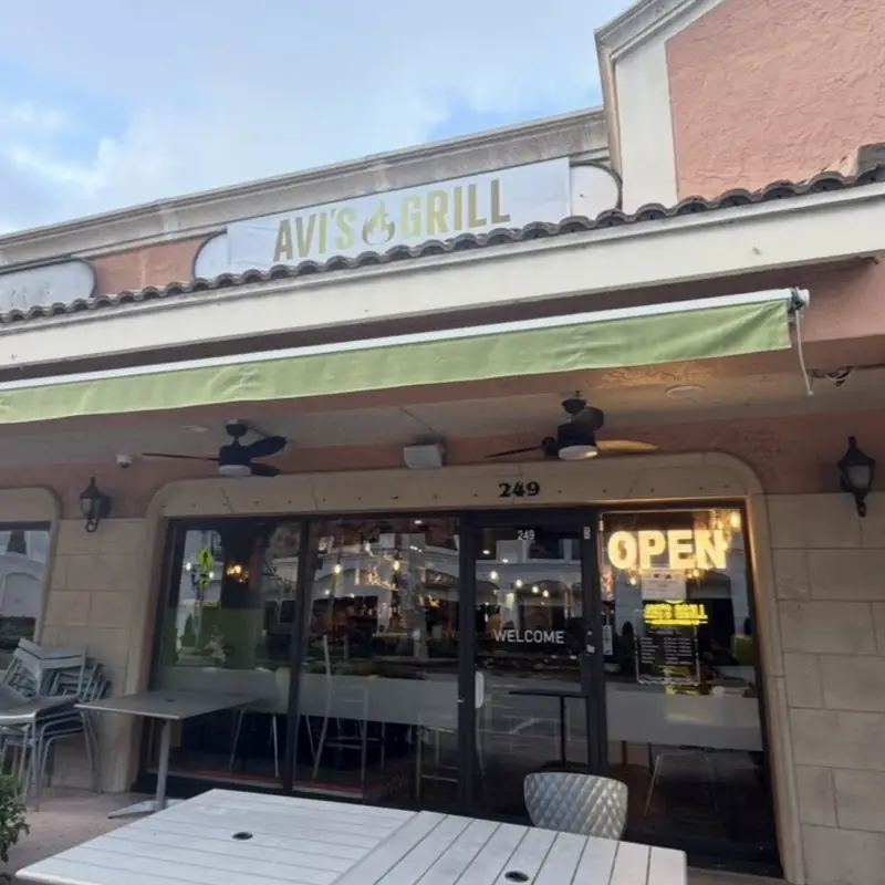 Avi’s Grill