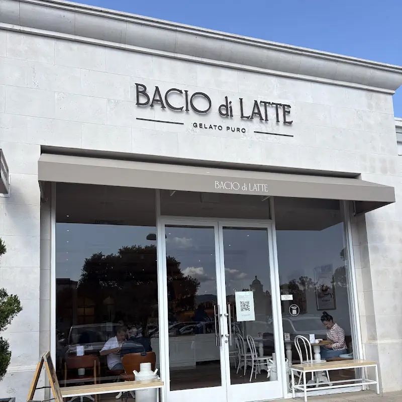 Bacio di Latte | The Promenade at Westlake, LA