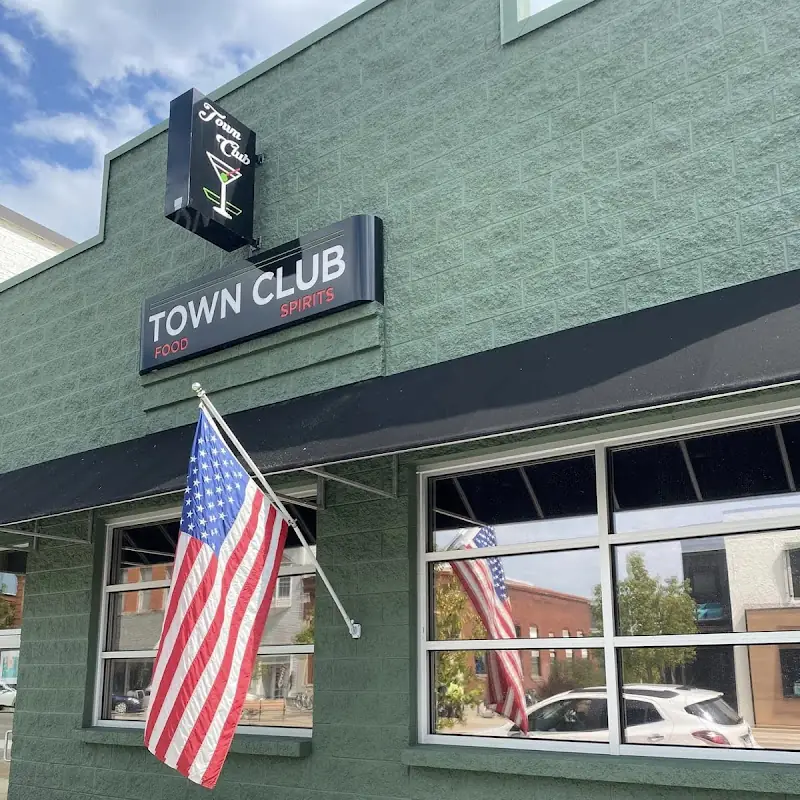 Town Club Elk Rapids