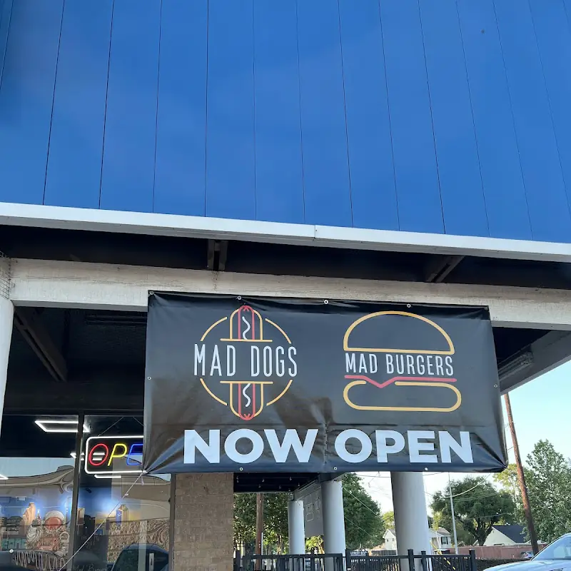 Mash Dogs & Burgers