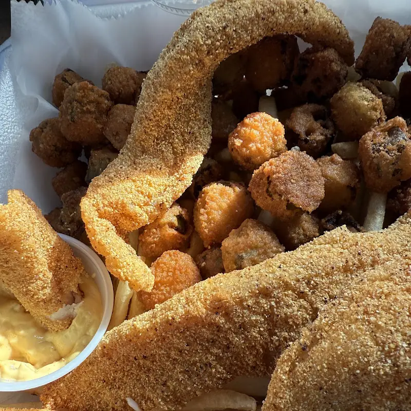 Lee’s Catfish Cafe