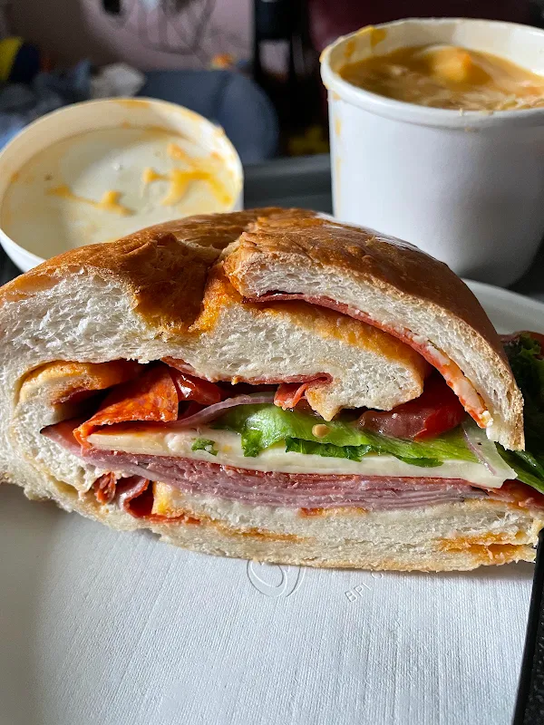 Dee's Delicatessen