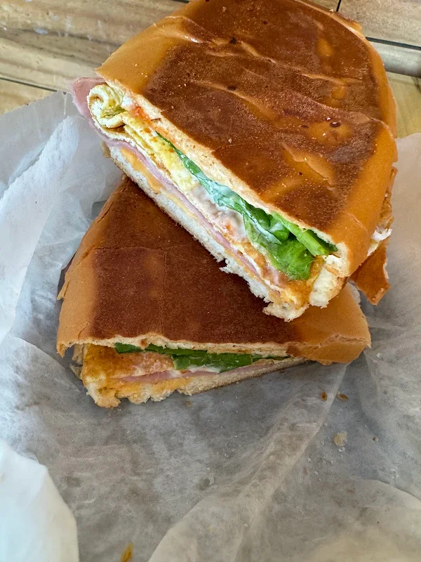 Las Flores Bakery