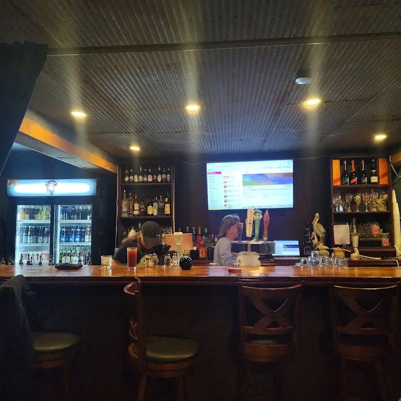 Pelican Pete’s Bar and Grill at Pontoon Island