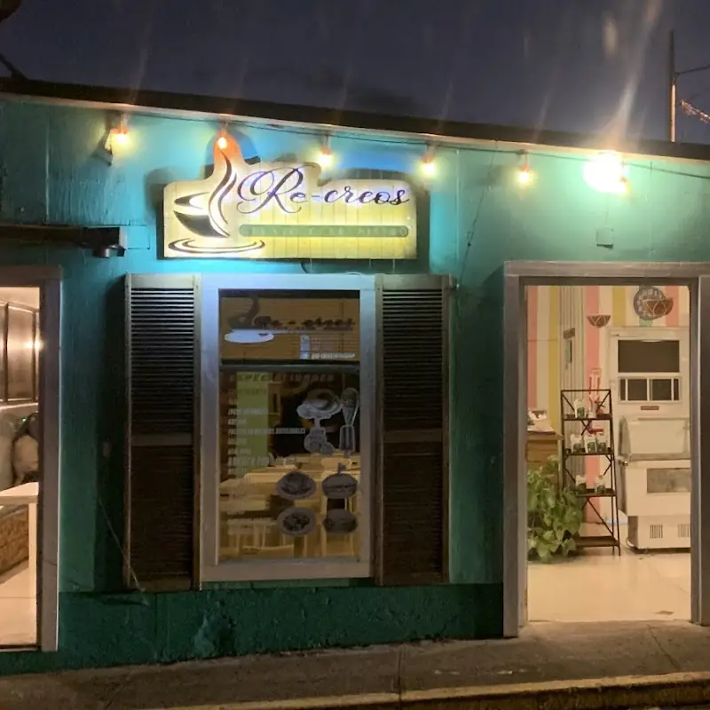 Re-creos Coffee Shop
