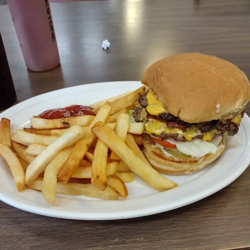 Bigfoot X-ing Diner