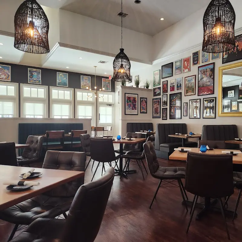 Luna Bar and Grill South