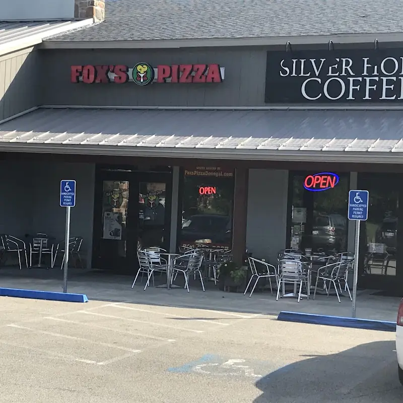 Fox's Pizza Den