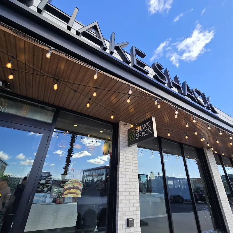 Shake Shack Tuscan Village