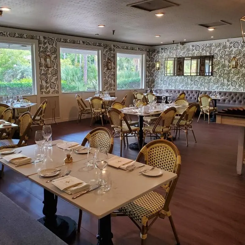 Chez Georges Bistro & Bar