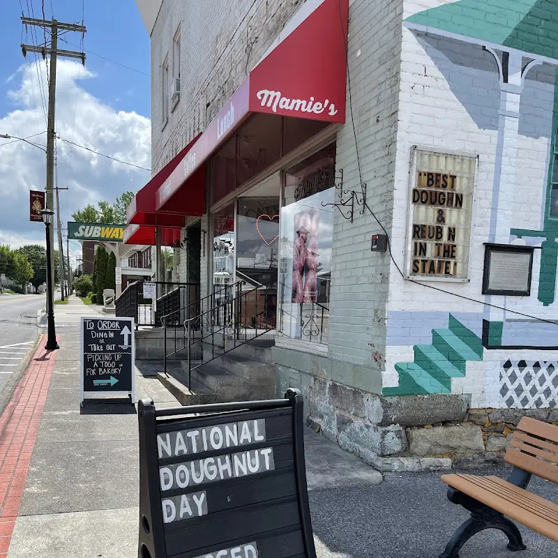 Mamie's Cafe & Bakery