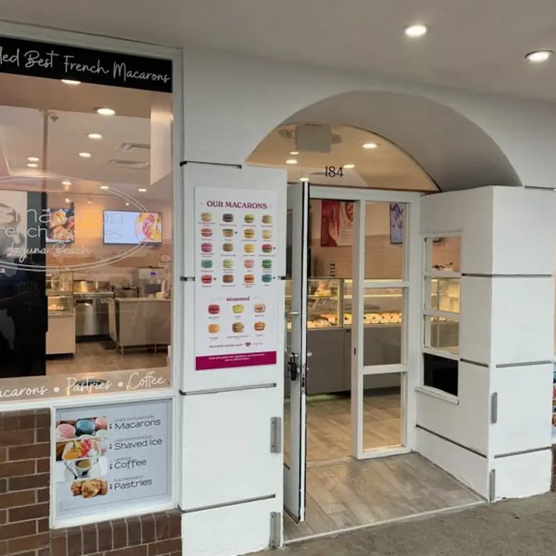 Le Macaron French Pastries