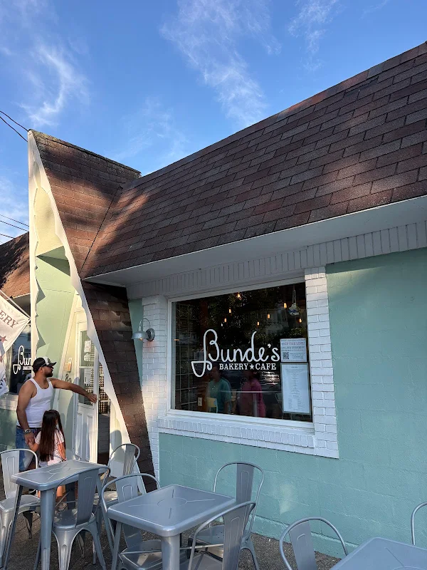 Bunde's Bakery Cafe - South Haven