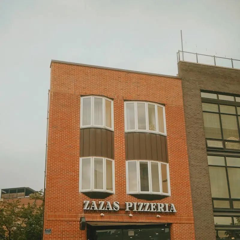 Zazas Pizzeria - Lakeview