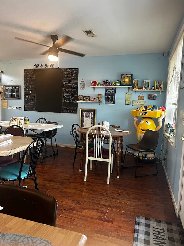 M & M Country Cafe