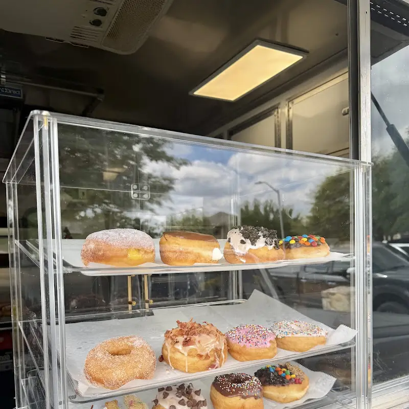 Dive-In Donuts