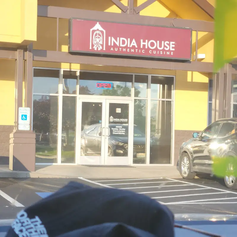 INDIA HOUSE AUTHENTIC CUISINE
