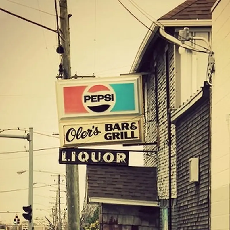Oler's Bar & Grill
